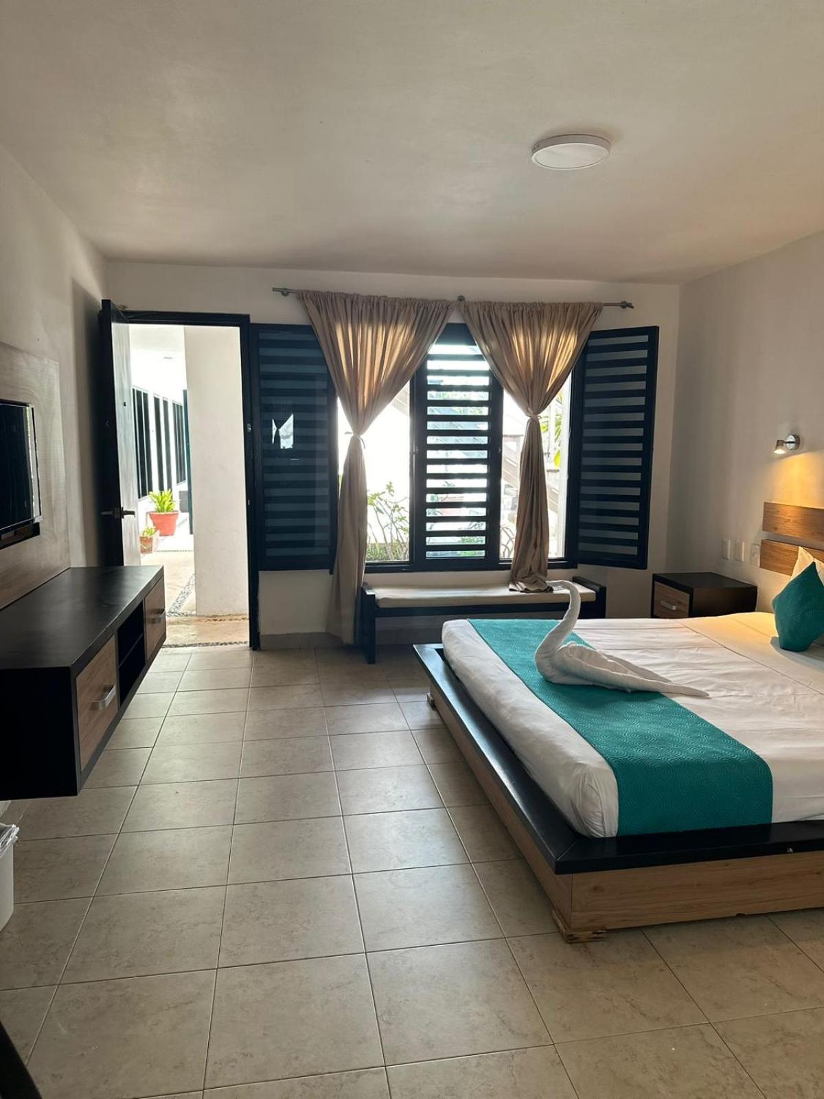 Casa Ticul Hotel Boutique - 5Th Ave (Adults Only) Playa del Carmen Exterior foto A room at the hotel